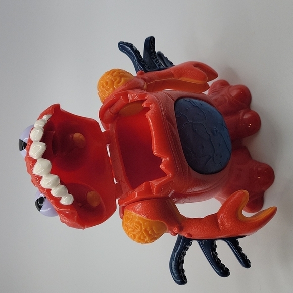 IMAGINEXT 2008 RED SPACE ALIEN EATING MONSTER 5" FIGURE TOY - Picture 3 of 10